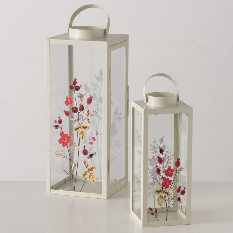 Lanterna in metallo e vetro decorata con rosa canina, ideale come decoro autunnale